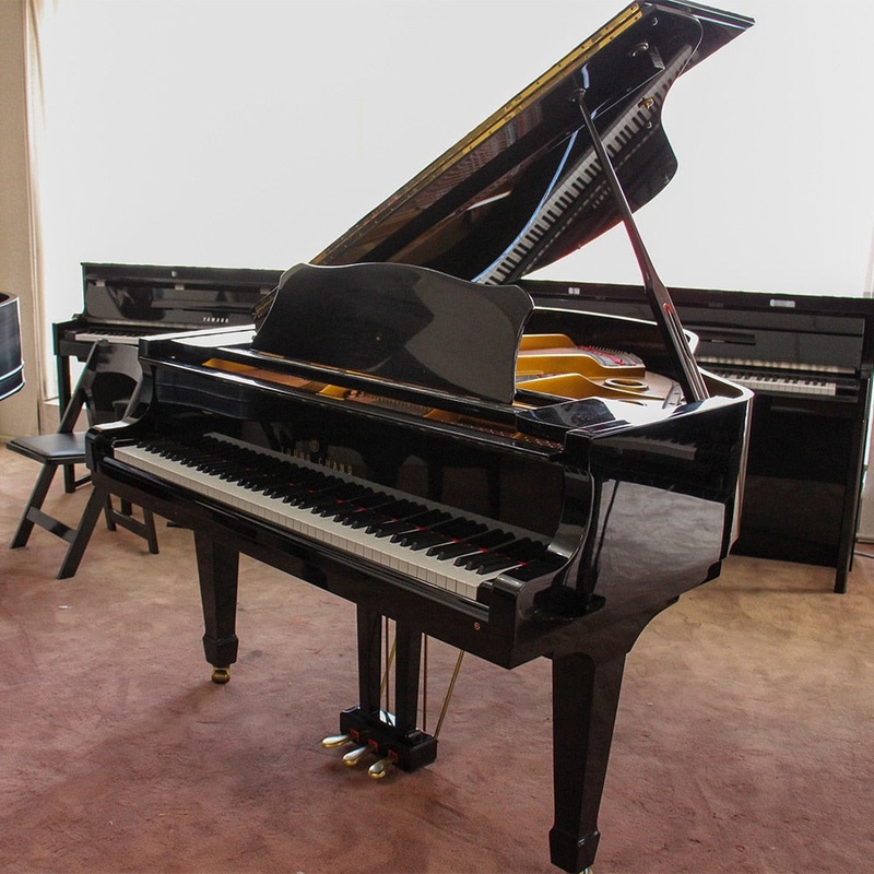 young-chang-g157-baby-grand-piano-used Young Chang G157 Baby Grand Piano | Used