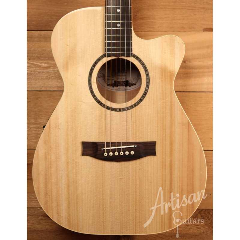 maton-custom-ebg808cl-performer-series-bunya-and-queensland-maple-gloss-finish-with-cutaway-id-11477 Maton Custom EBG808CL Performer Series Bunya and Queensland Maple Gloss Finish with Cutaway ID-11477