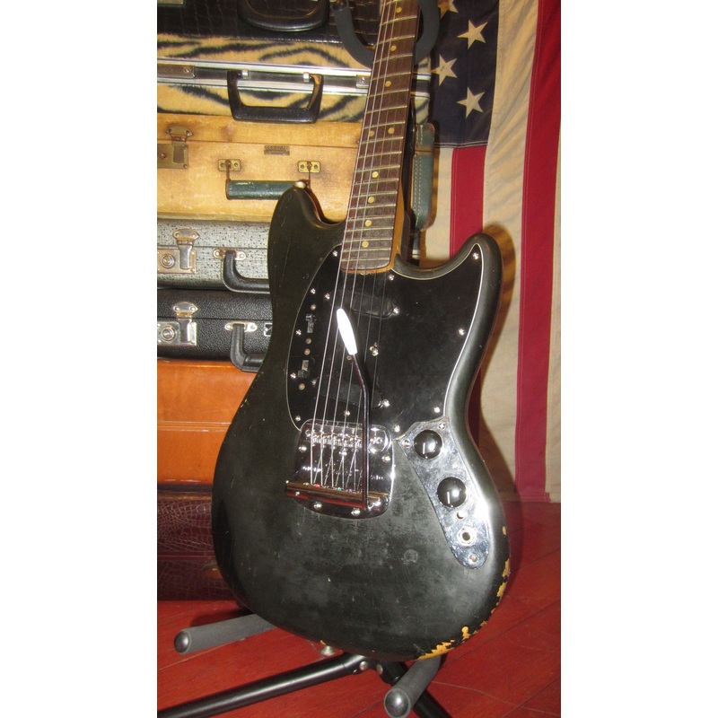 1974-fender-mustang-black 1974 Fender Mustang Black