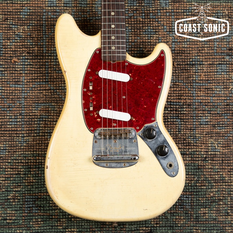 vintage-1967-fender-mustang-with-original-case Vintage 1967 Fender Mustang with original case