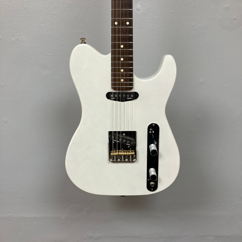 godin-stadium-ht-trans-white-rn-w-gigbag-cosign-used Godin Stadium HT Trans White RN w/gigbag Cosign USED