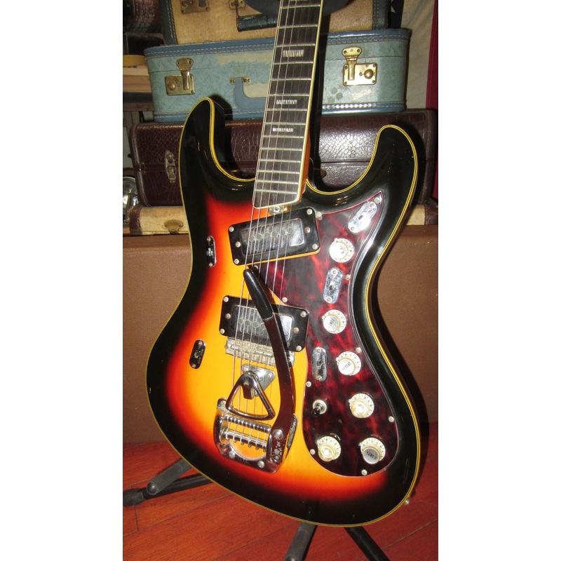 1967-vox-v262-invader-sunburst-w-case ~1967 VOX V262 Invader Sunburst w Case
