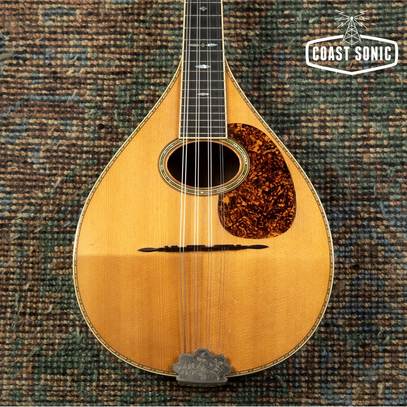 1919-martin-style-c-mandolin-with-original-case-very-clean-condition 1919 Martin Style C Mandolin with original case, very clean condition
