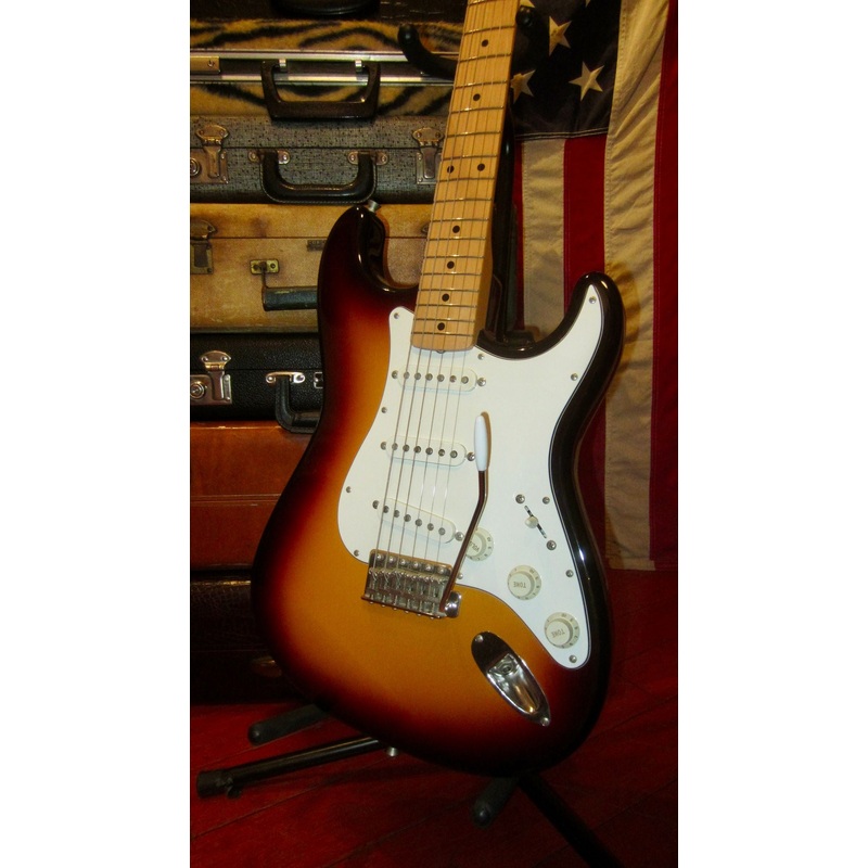 1998-fender-57-re-issue-stratocaster-sunburst 1998 Fender '57 Re-Issue Stratocaster Sunburst