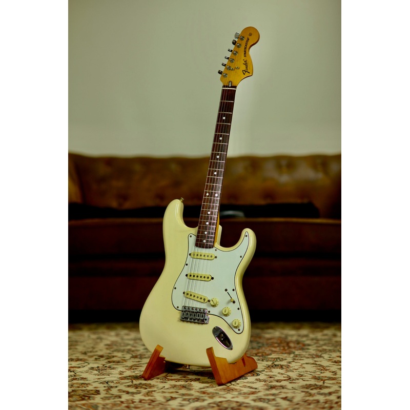 fender-stratocaster-mij-1985-vintage-white Fender Stratocaster MIJ 1985 | Vintage White