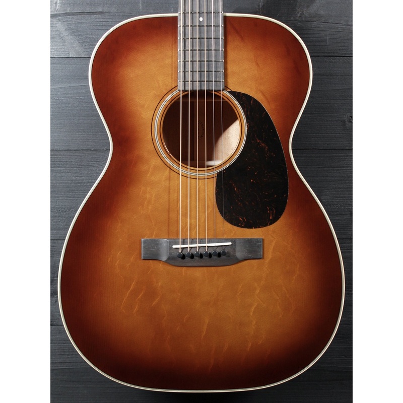 martin-custom-shop-00-18-style-bearclaw-ambertone-engelmann-top-acoustic-guitar Martin Custom Shop 00-18 Style Bearclaw / Ambertone Engelmann Top Acoustic Guitar