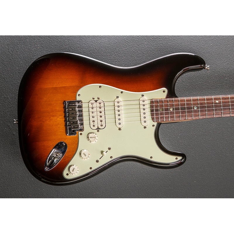 used-american-deluxe-hss-strat-07 Used American Deluxe HSS Strat '07
