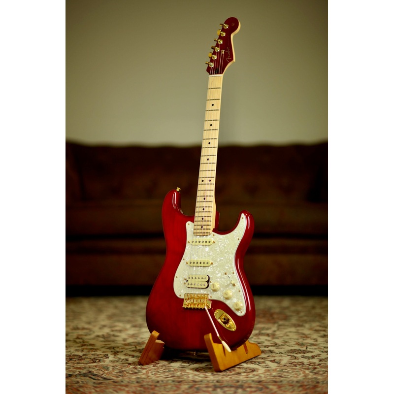 fender-tash-sultana-stratocaster-transparent-cherry Fender Tash Sultana Stratocaster | Transparent Cherry