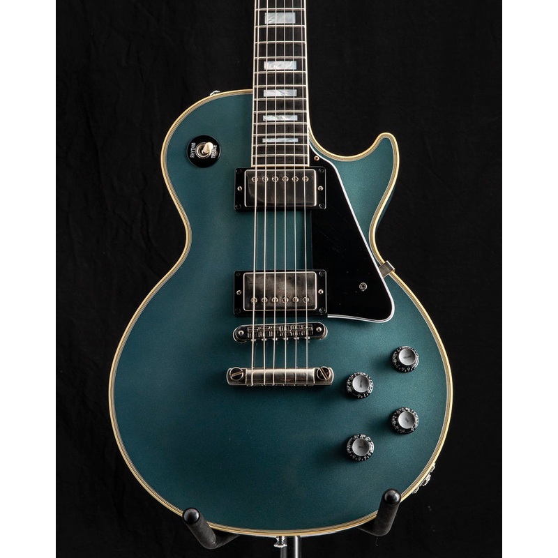 used-gibson-custom-les-paul-custom-pelham-blue Used Gibson Custom Les Paul Custom Pelham Blue