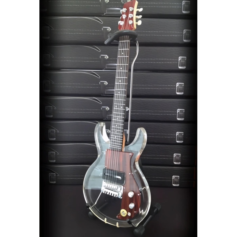 dan-armstrong-see-through-acrylic-mini-guitar Dan Armstrong See-Through Acrylic - Mini Guitar
