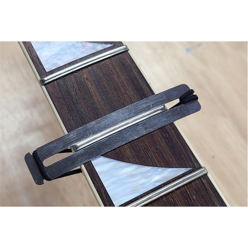 fretboard-guard-with-rubber-band-and-fret-polishing-wool Fretboard Guard with rubber band and Fret Polishing Wool