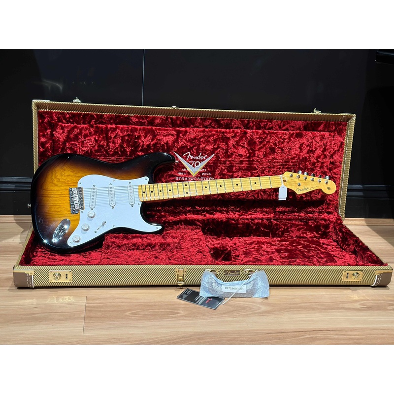fender-ltd-edition-70th-anniversary-1954-stratocaster-custom-wide-fade-2-color-sunburst Fender Ltd Edition 70th Anniversary 1954 Stratocaster Custom Wide-Fade 2-Color Sunburst