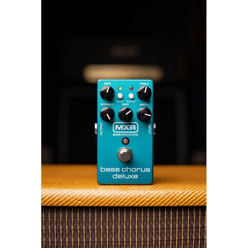 pre-owned-mxr-bass-chorus-deluxe-m83-pedal Pre-Owned MXR Bass Chorus Deluxe M83 Pedal