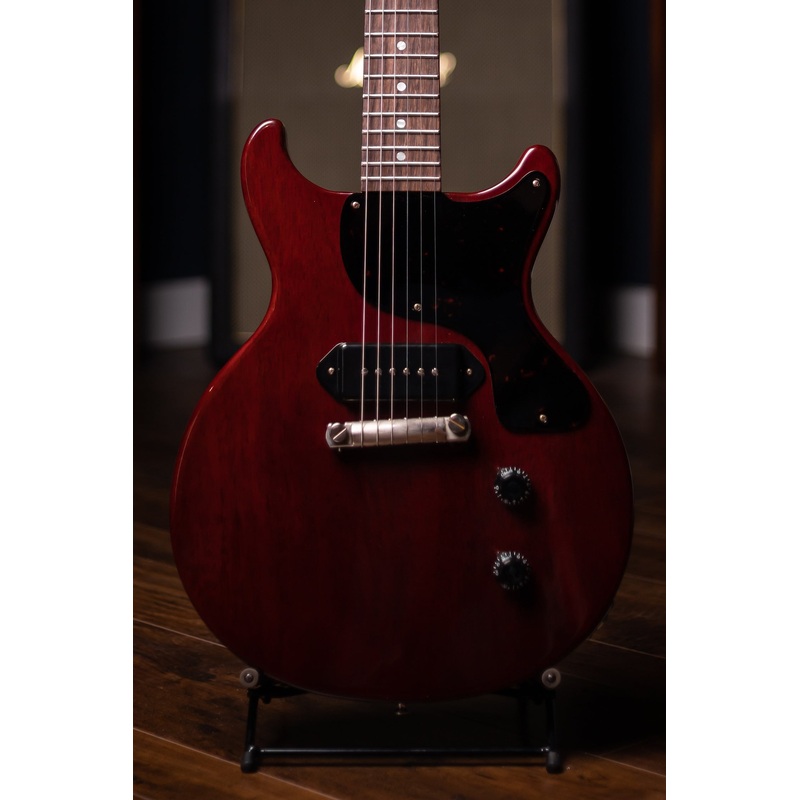 gibson-custom-shop-1958-les-paul-junior-double-cut-electric-guitar-cherry-red Gibson Custom Shop 1958 Les Paul Junior Double Cut Electric Guitar - Cherry Red