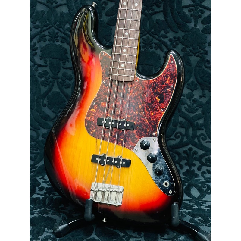 fender-jazz-bass Fender Jazz Bass
