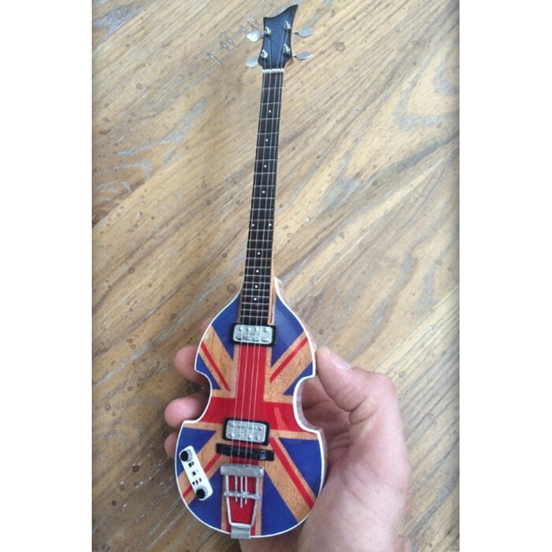 paul-mccartney-union-jack-uk-viola-bass-mini-guitar Paul McCartney Union Jack UK Viola Bass - Mini Guitar